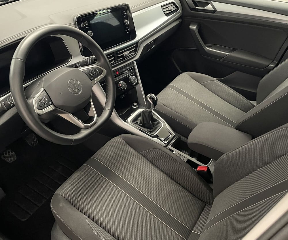 Volkswagen T-Roc usata a Novara (7)