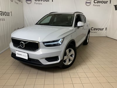 Volvo XC40 T2 Momentum Core del 2021 usata a Ferrara