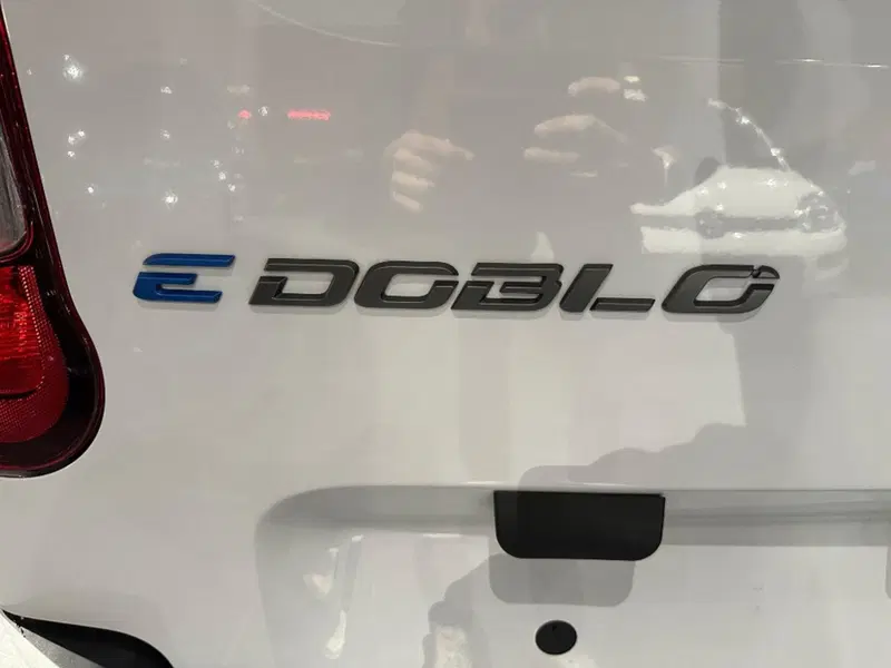 Fiat e-Doblò Furgone nuova a Firenze (10)