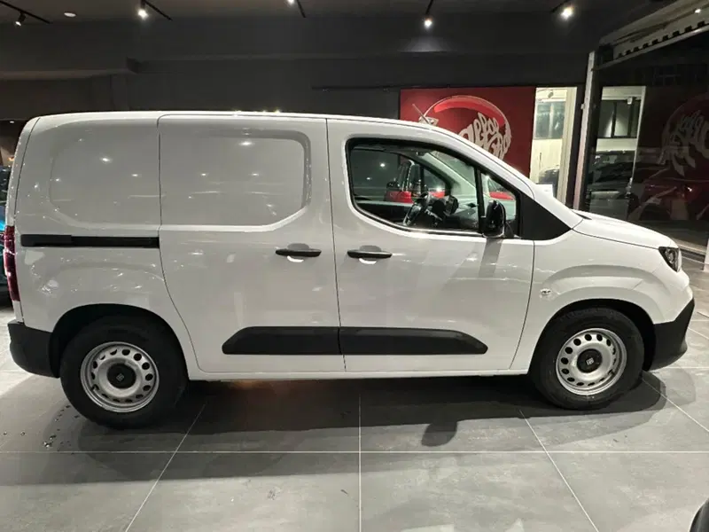 Fiat e-Doblò Furgone nuova a Firenze (9)