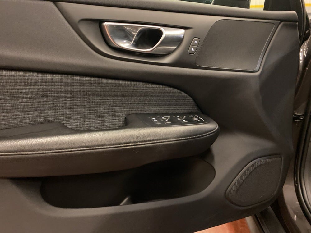 Volvo V60 Cross Country usata a Pescara (8)