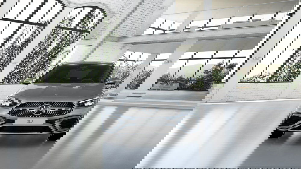 Mercedes-Benz GLA SUV nuova a Chieti (2)