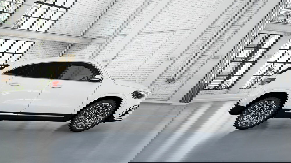 Mercedes-Benz GLA SUV nuova a Pescara (4)