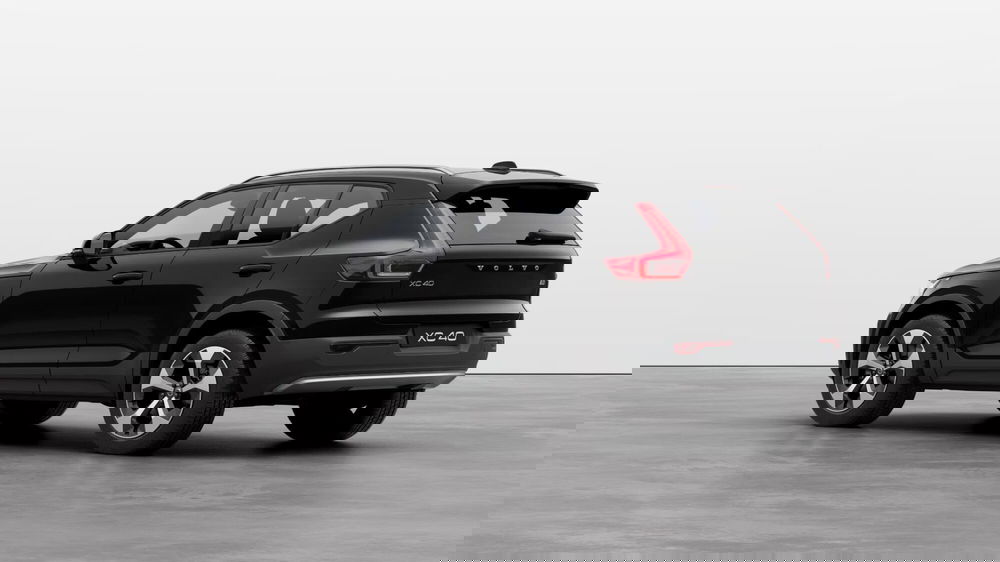 Volvo XC40 nuova a Como (2)