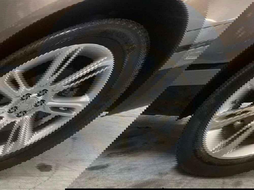 Land Rover Range Rover Velar usata a Macerata (8)