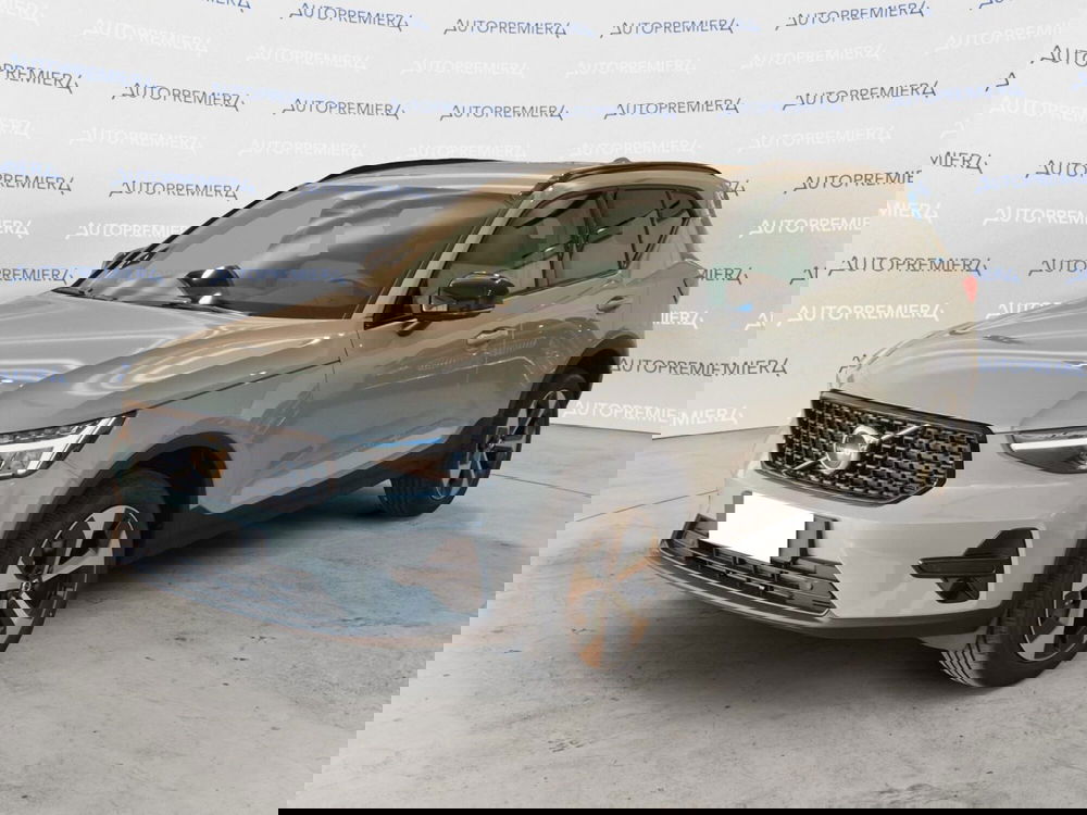 Volvo XC40 nuova a Como