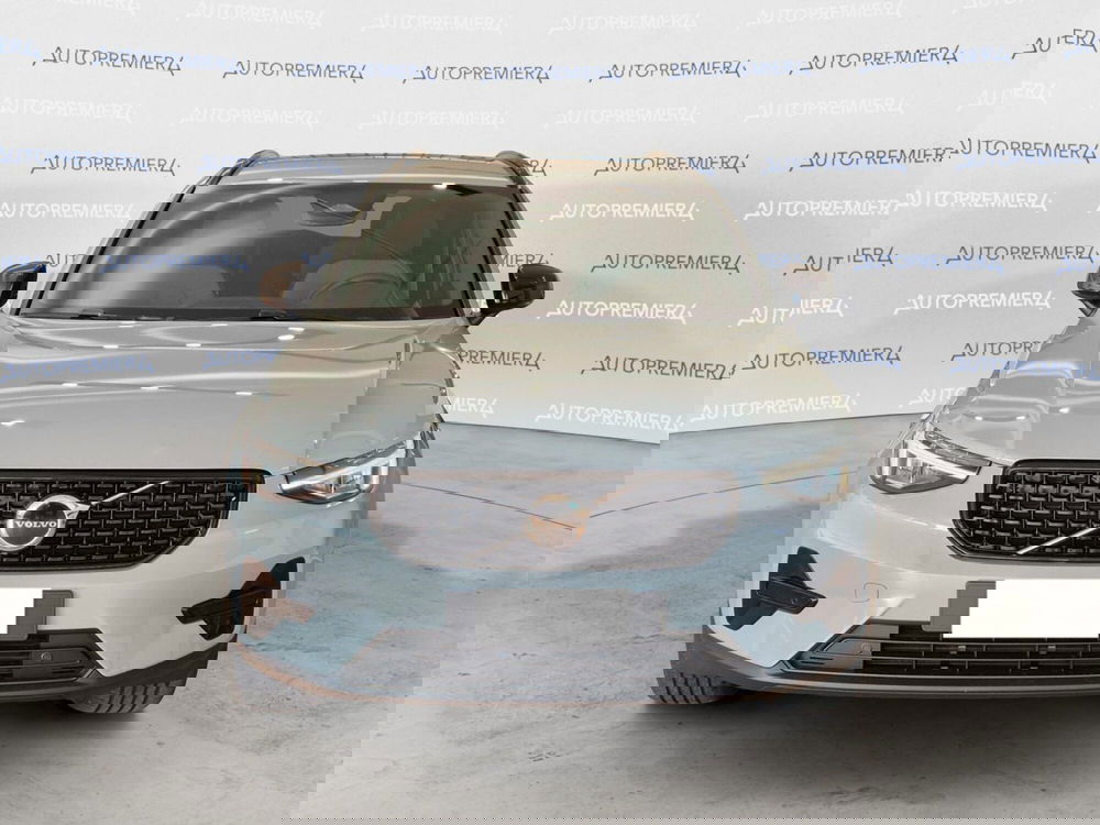 Volvo XC40 nuova a Como (3)