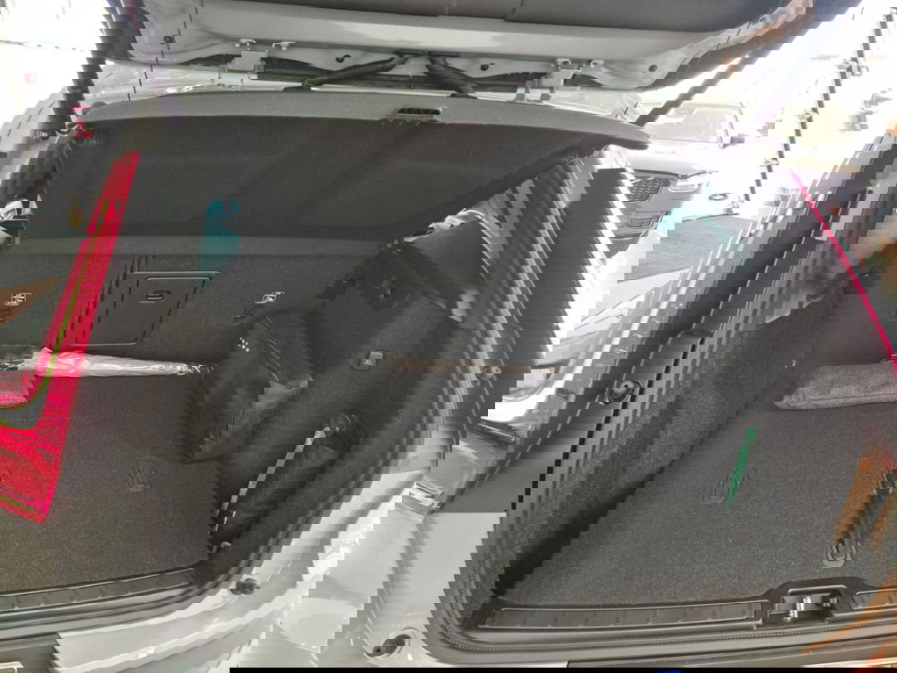 Volvo XC40 nuova a Como (7)