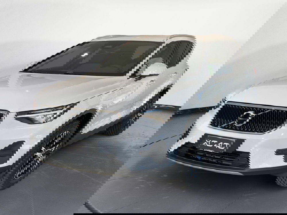 Volvo XC40 nuova a Como