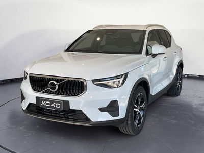 Volvo XC40 B3 automatico Core nuova a Como