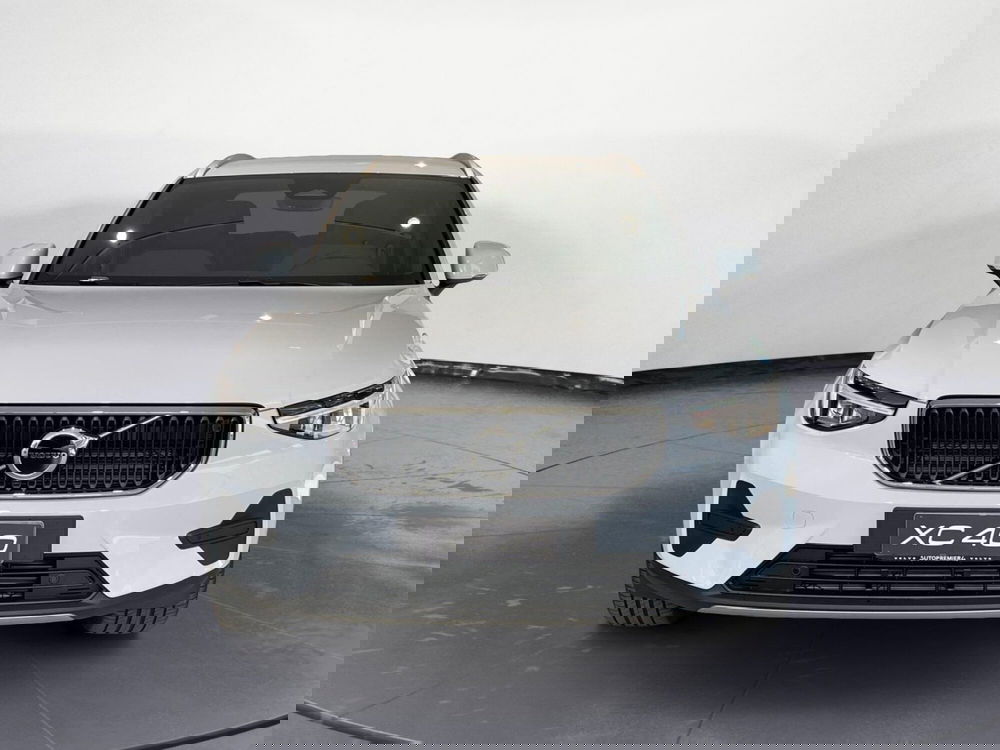 Volvo XC40 nuova a Como (2)