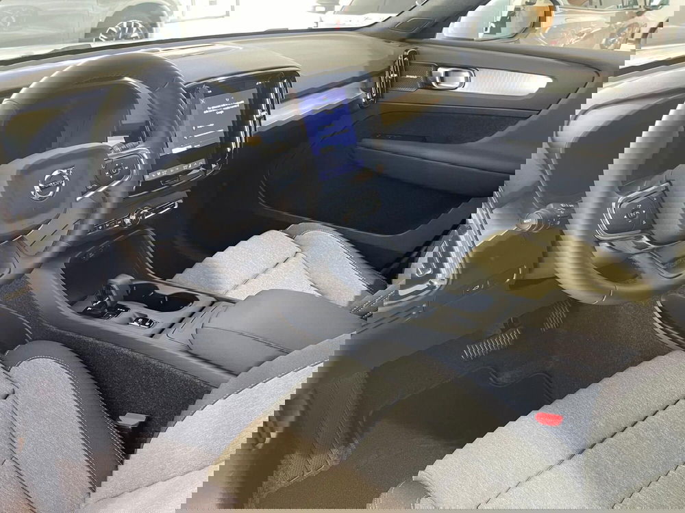 Volvo XC40 nuova a Como (8)