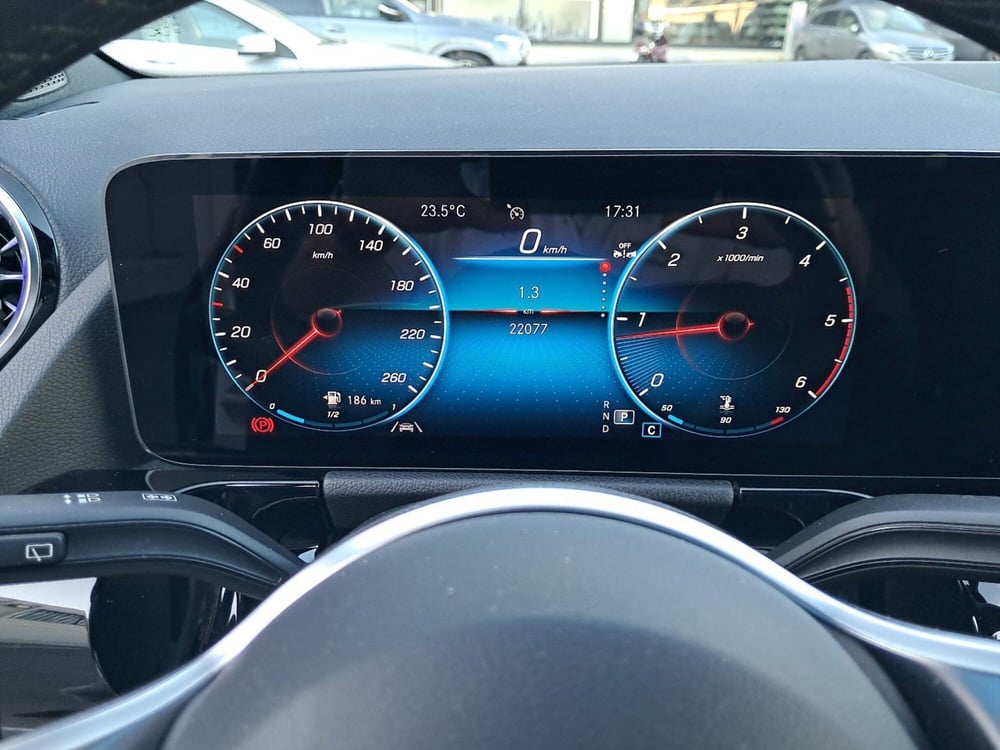 Mercedes-Benz GLA SUV usata a Salerno (9)