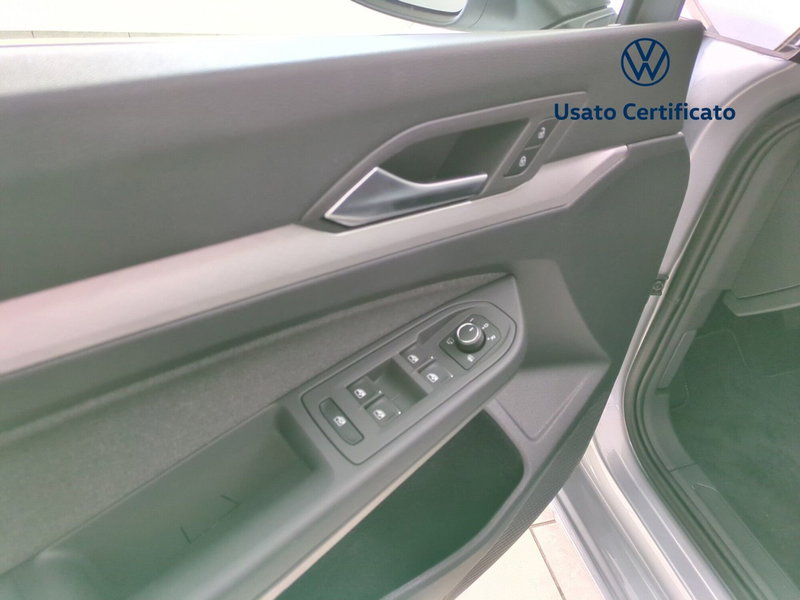 Volkswagen Golf nuova a Benevento (13)