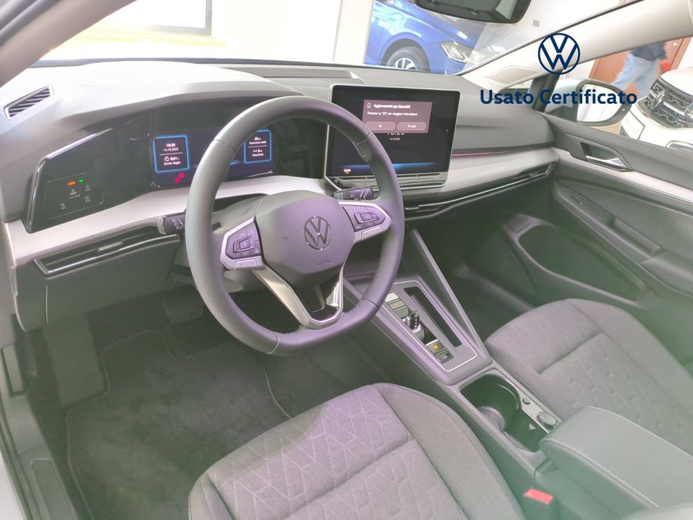 Volkswagen Golf nuova a Benevento (14)