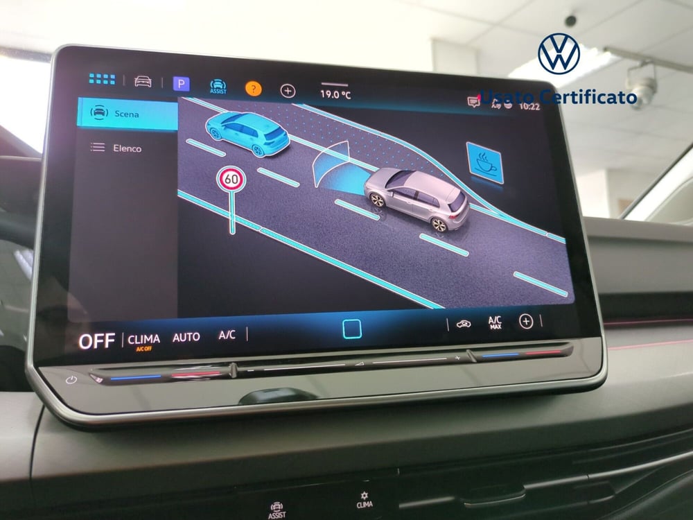 Volkswagen Golf nuova a Benevento (17)