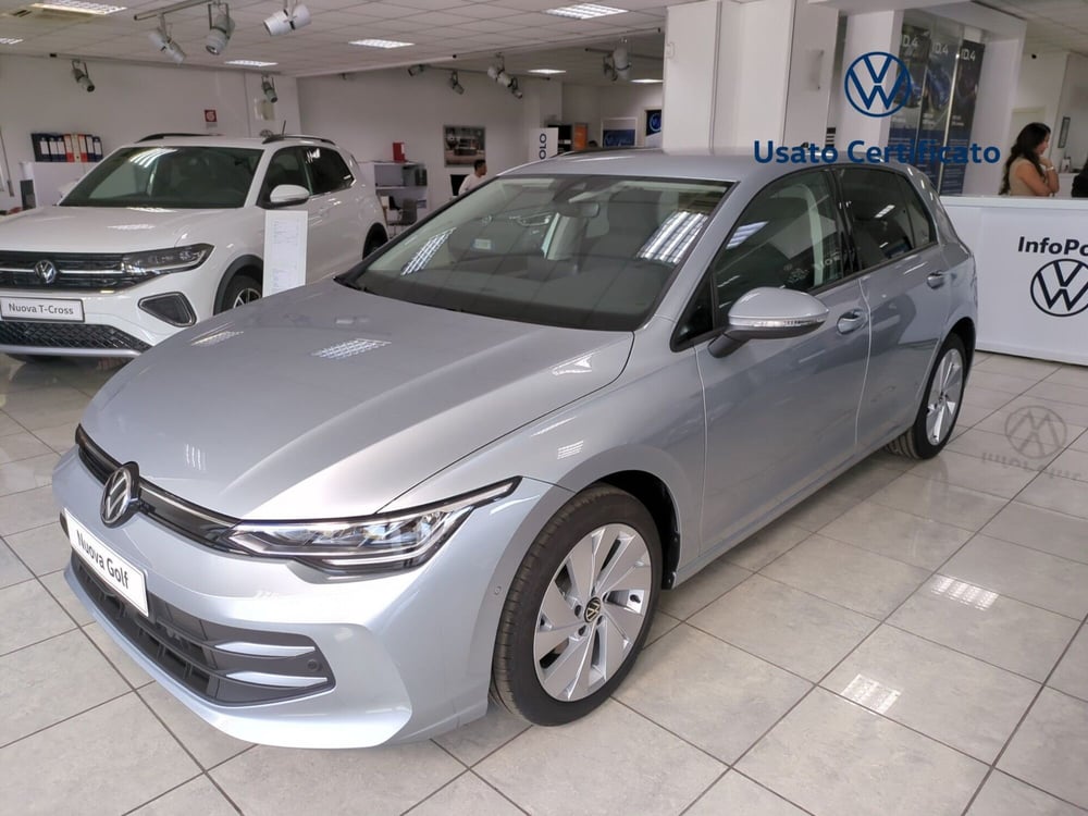Volkswagen Golf nuova a Benevento (3)