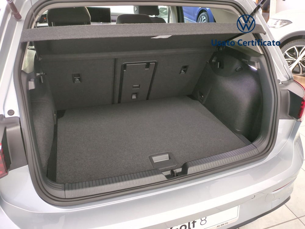 Volkswagen Golf nuova a Benevento (8)