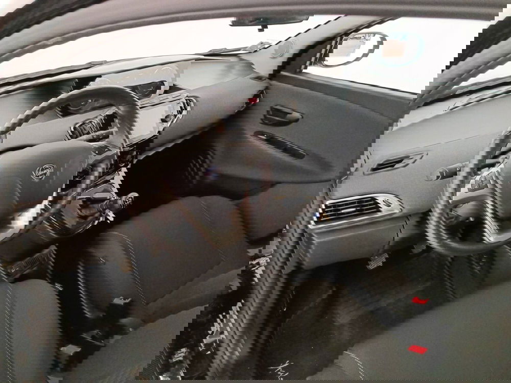 Lancia Ypsilon usata a Treviso (10)