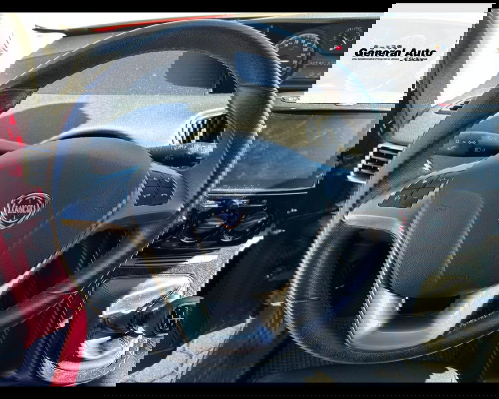 Lancia Ypsilon usata a Lucca (11)