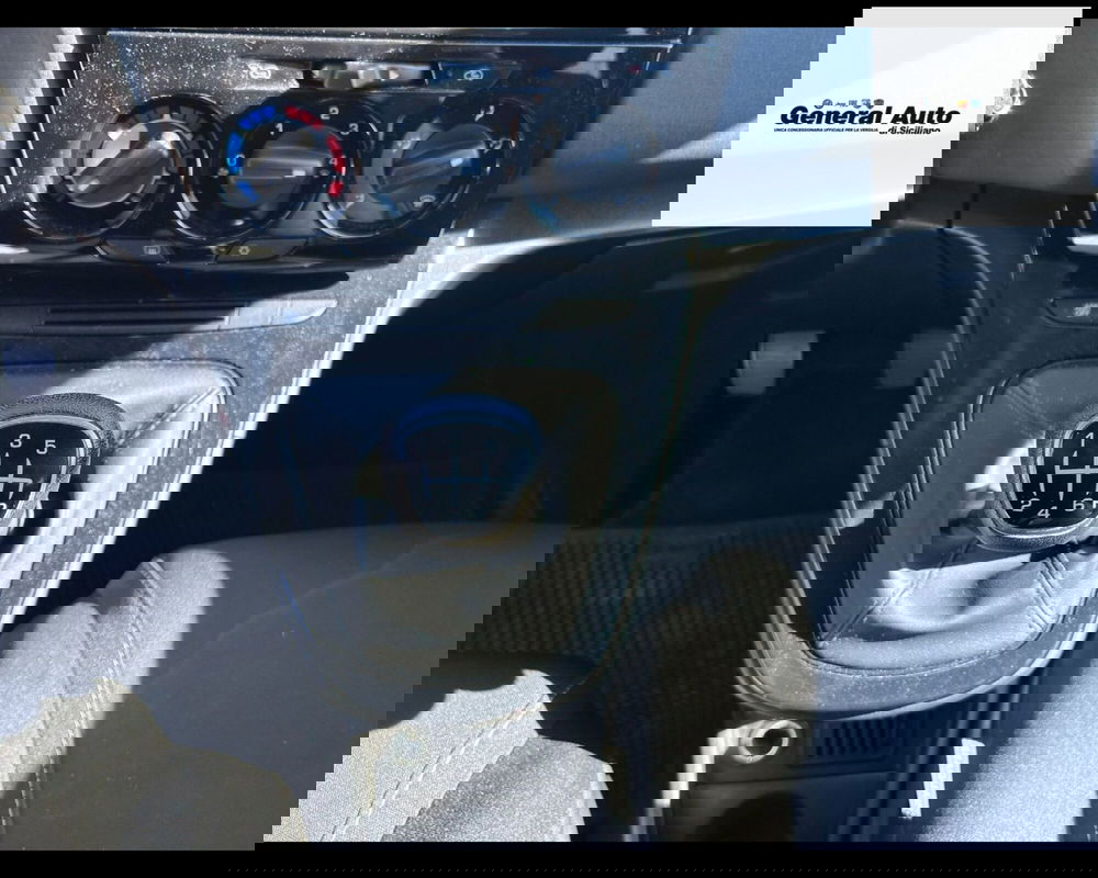 Lancia Ypsilon usata a Lucca (14)