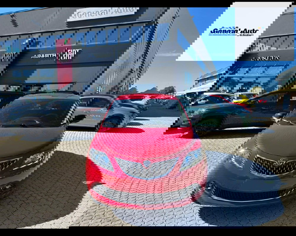 Lancia Ypsilon usata a Lucca (2)