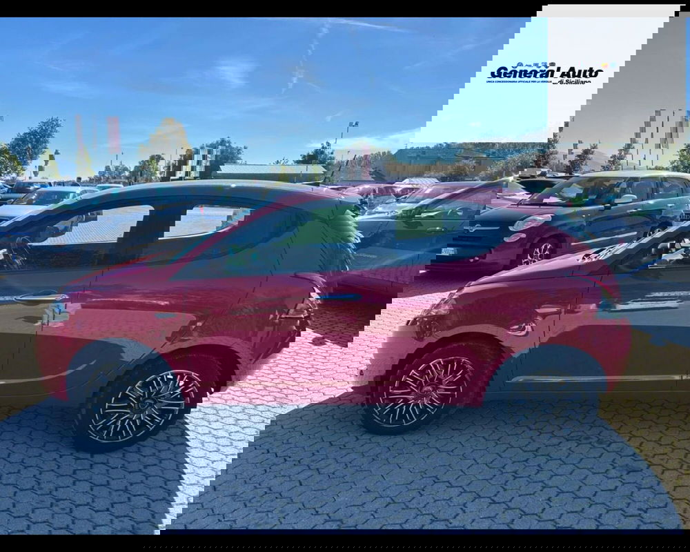 Lancia Ypsilon usata a Lucca (4)