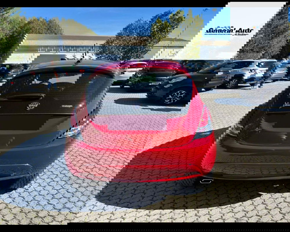Lancia Ypsilon usata a Lucca (6)