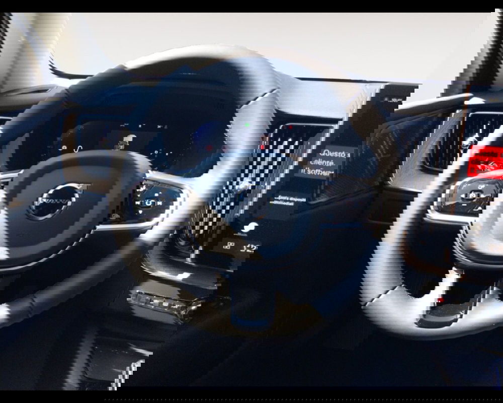 Volvo XC60 nuova a Ravenna (12)