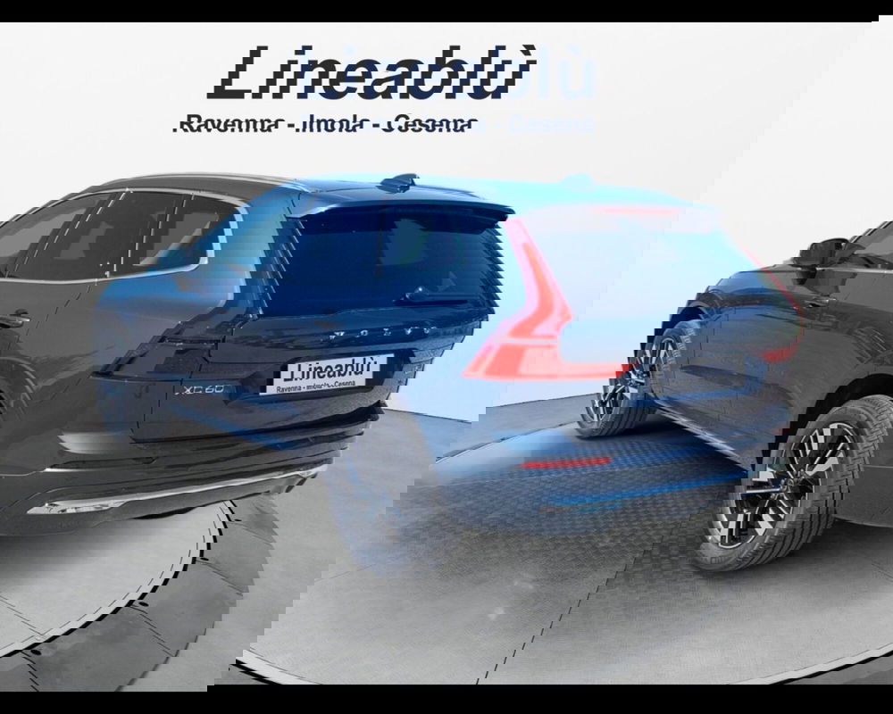 Volvo XC60 nuova a Ravenna (3)