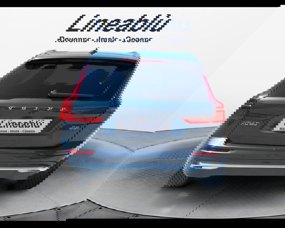 Volvo XC60 nuova a Ravenna (4)