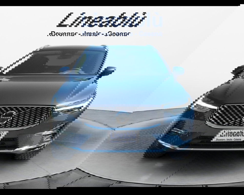 Volvo XC60 nuova a Ravenna (8)