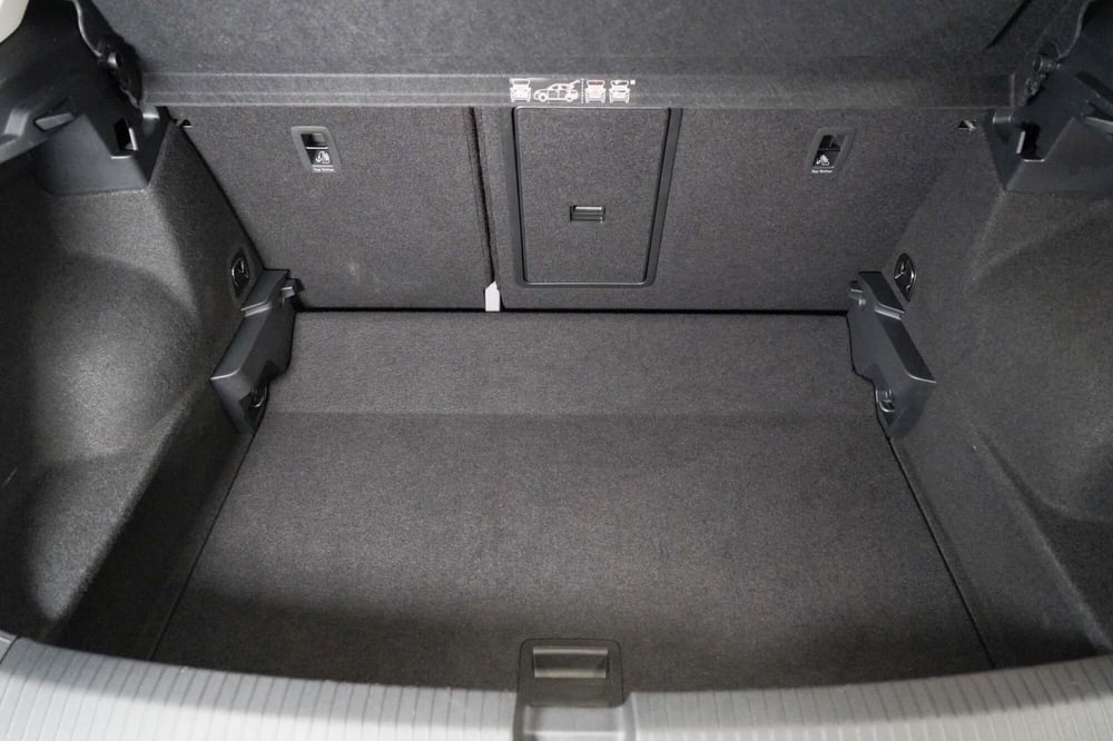 Volkswagen T-Cross usata a Varese (18)