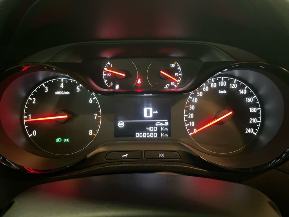 Opel Crossland X usata a Prato (13)