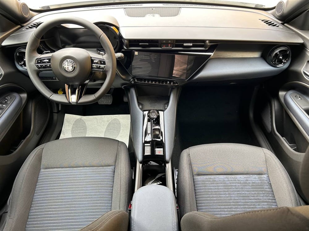 Alfa Romeo Junior nuova a Ancona (11)