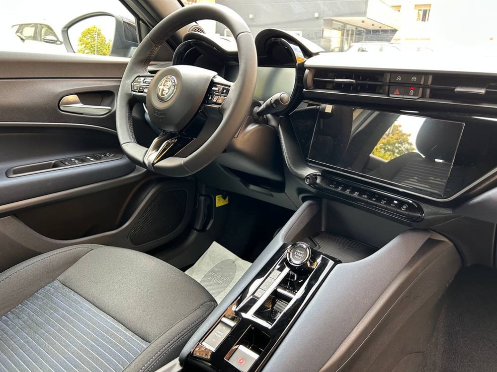 Alfa Romeo Junior nuova a Ancona (12)
