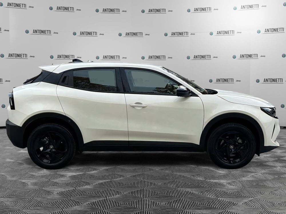Alfa Romeo Junior nuova a Ancona (4)