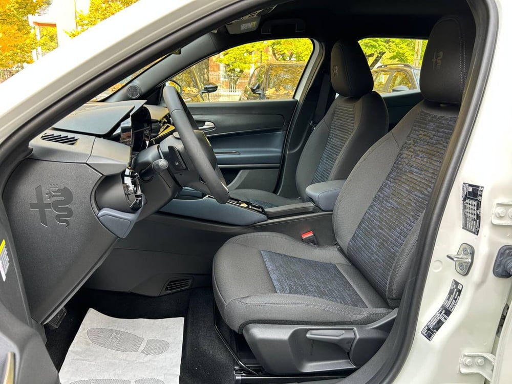 Alfa Romeo Junior nuova a Ancona (9)