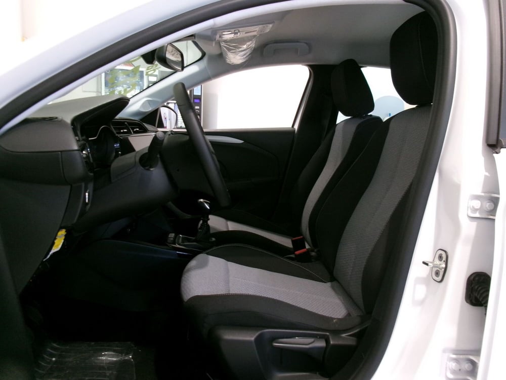 Opel Corsa nuova a Venezia (10)