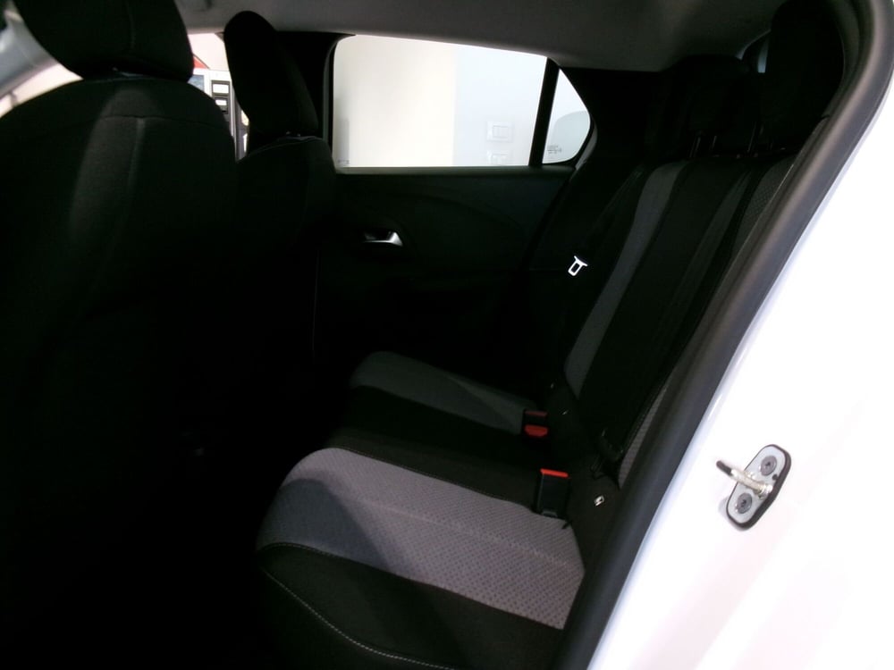 Opel Corsa nuova a Venezia (11)