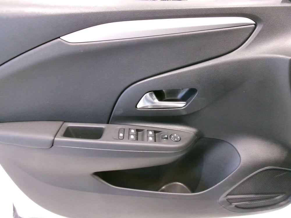 Opel Corsa nuova a Venezia (13)