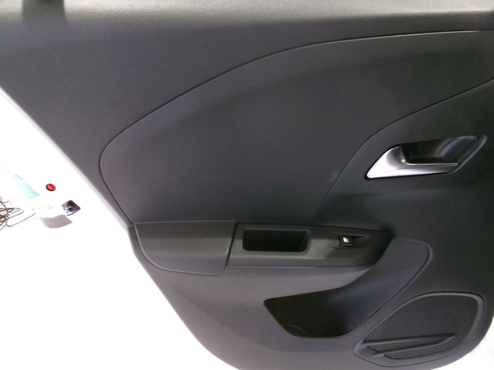 Opel Corsa nuova a Venezia (14)