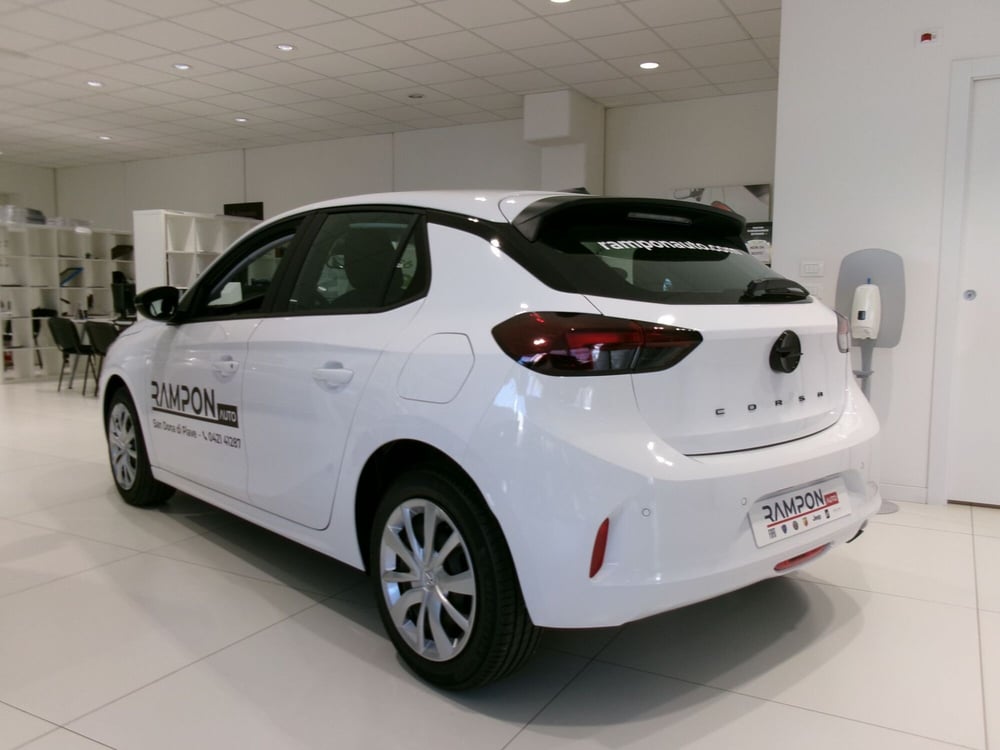 Opel Corsa nuova a Venezia (3)