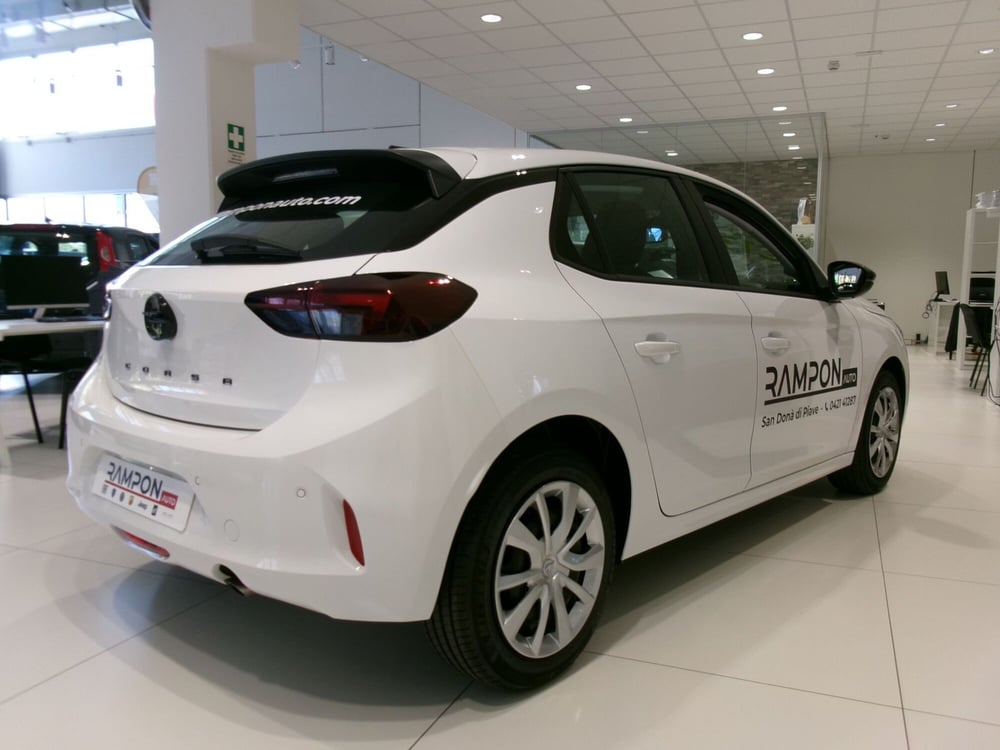 Opel Corsa nuova a Venezia (5)