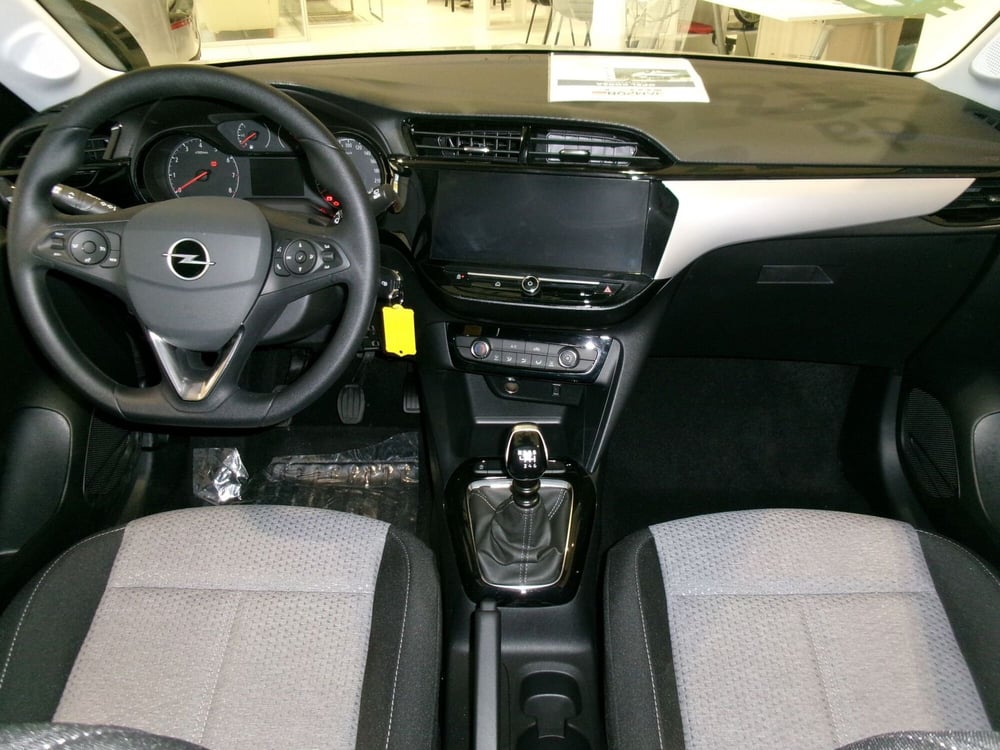 Opel Corsa nuova a Venezia (8)