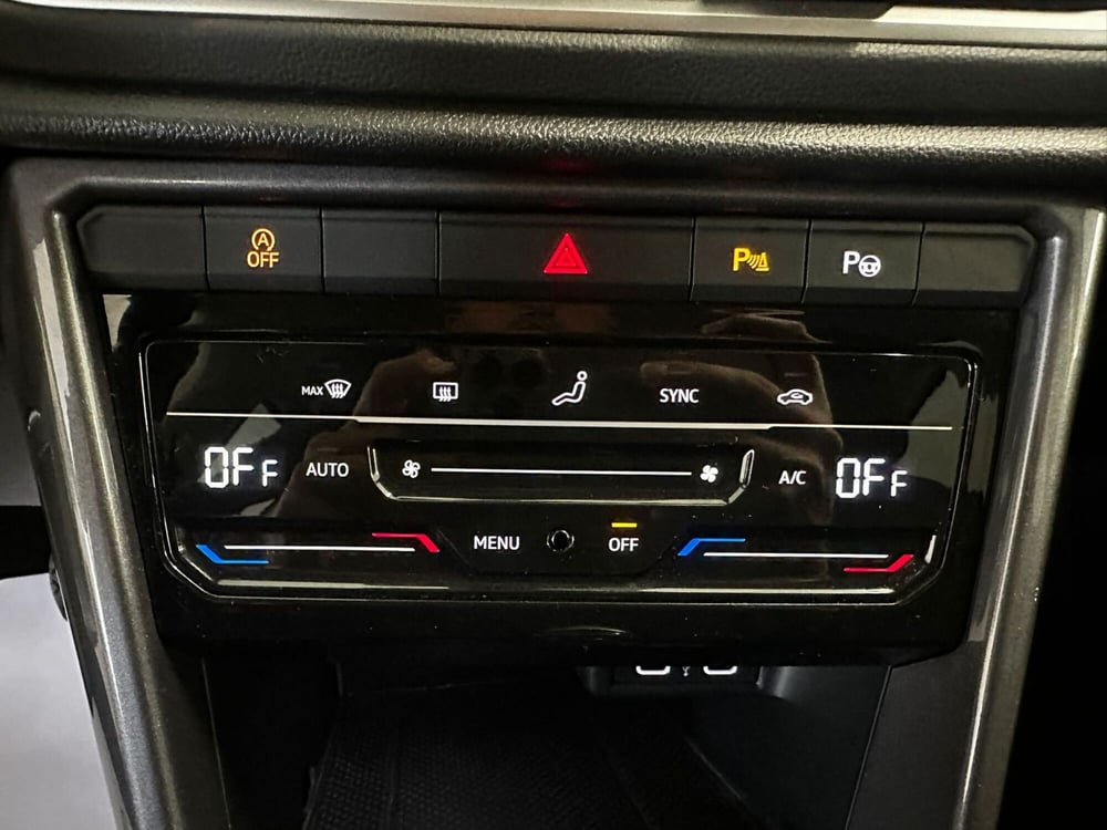 Volkswagen T-Roc usata a L'Aquila (17)