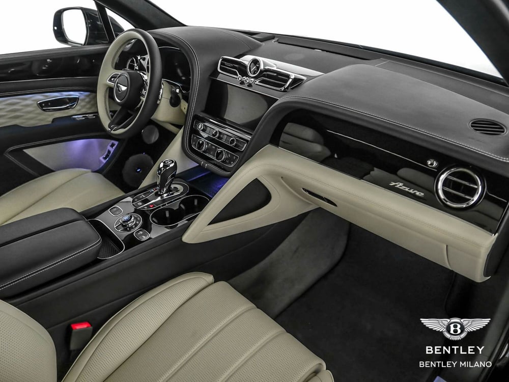 Bentley Bentayga usata a Milano (14)