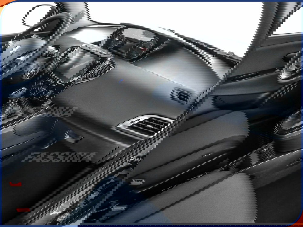 Lancia Ypsilon usata a Milano (14)