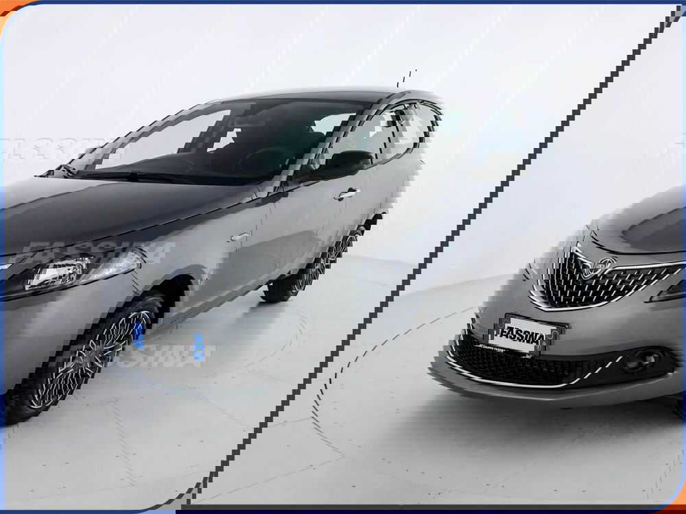 Lancia Ypsilon usata a Milano (3)