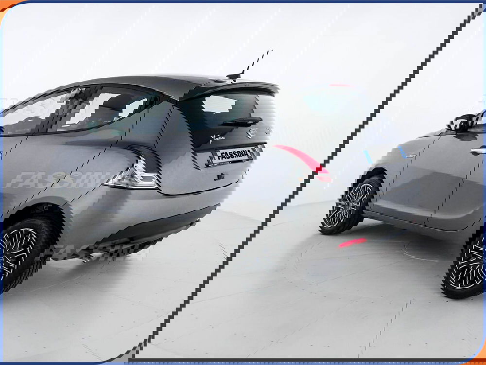 Lancia Ypsilon usata a Milano (4)